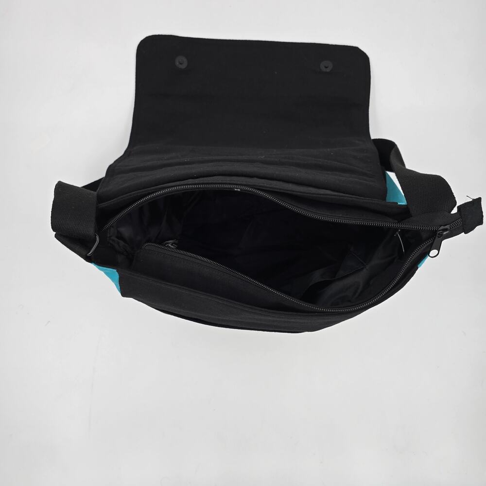 Hatsune Miku Reaching Messenger Bag - NWOT - Picture 7 of 11